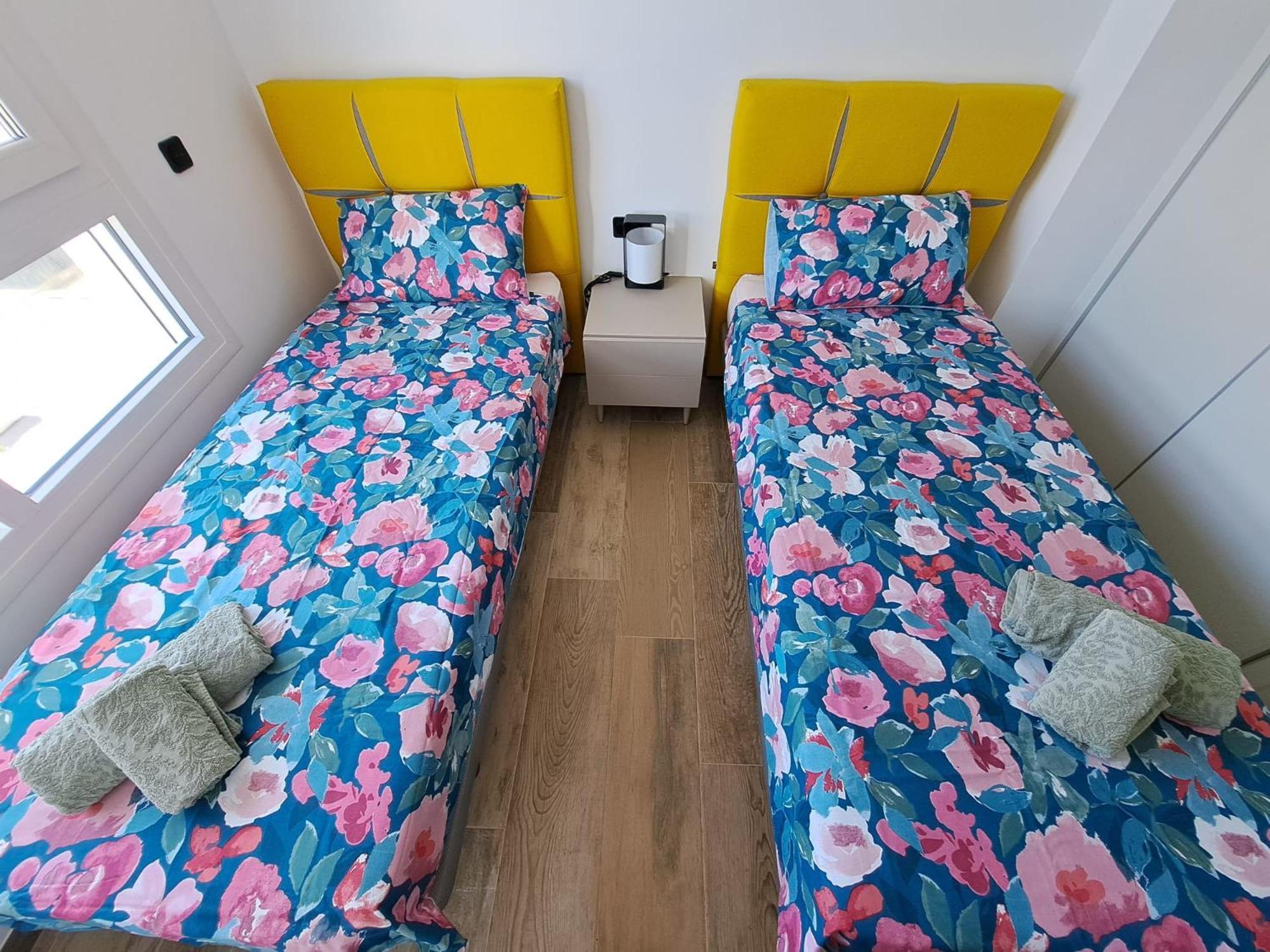 Nice 2 Bedroom Bali Apartment With Sea Views Торрев'єха Екстер'єр фото