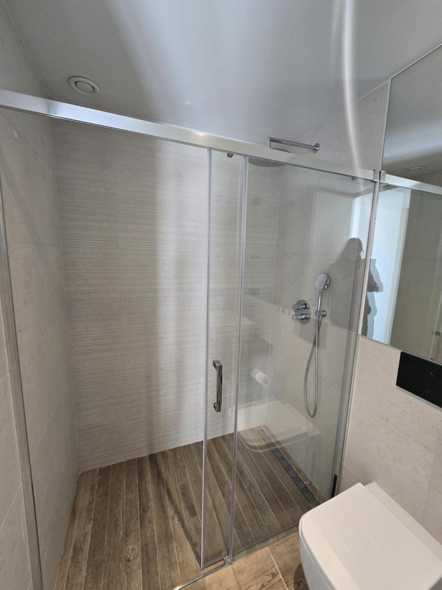 Nice 2 Bedroom Bali Apartment With Sea Views Торрев'єха Екстер'єр фото